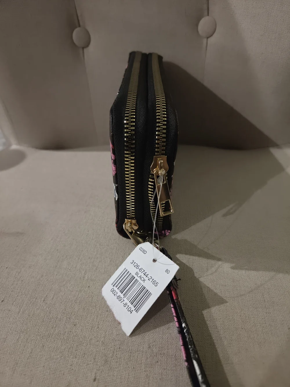 The Unbranded Brand chic wristlet